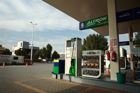 Petrol/gas/diesel refill station