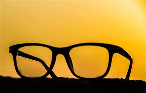 Silhouette photography of spectacles