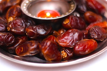 dates in plate